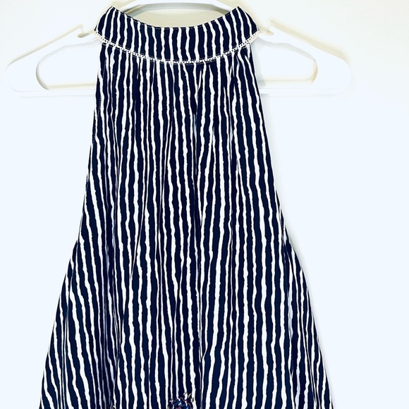2/$25 Morgan Claire - Layered Sleeveless Top - Picture 4 of 9
